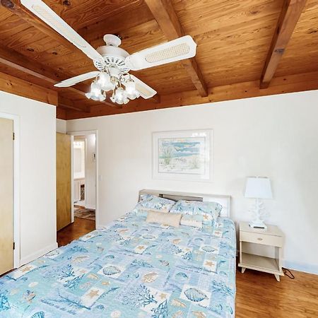 Ginny'S Coastal Cottage 오크 아일랜드 외부 사진